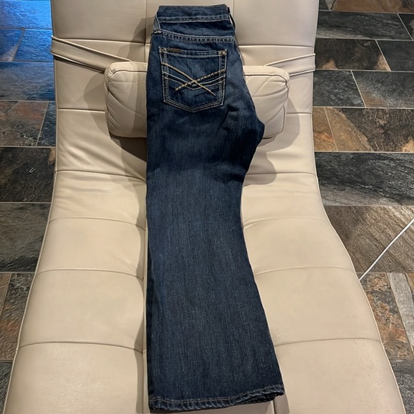 MEN ARIAT JEANS (M5 STRAIGHT FIT/STRAIGHT LEG) - Picture 4 of 6